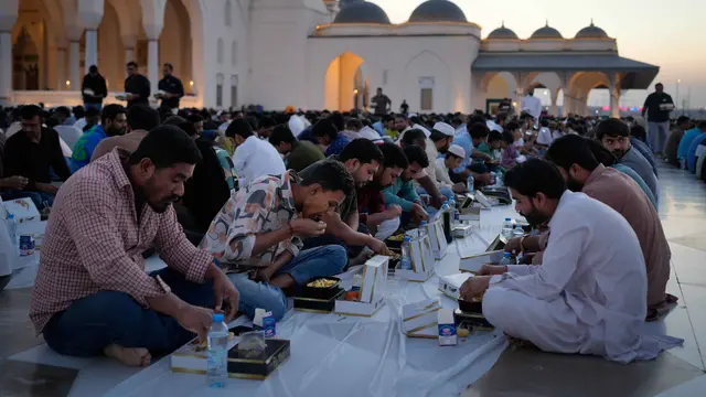Menikmati Waktu Berbuka Puasa di Masjid Agung Sharjah, Salah Satu yang Terbesar di Uni Emirat Arab