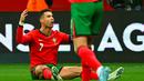 Gol bunuh diri Jad Bednarek pada menit ke-88 menambah keunggulan Portugal atas Polandia. (Sergei GAPON/AFP)