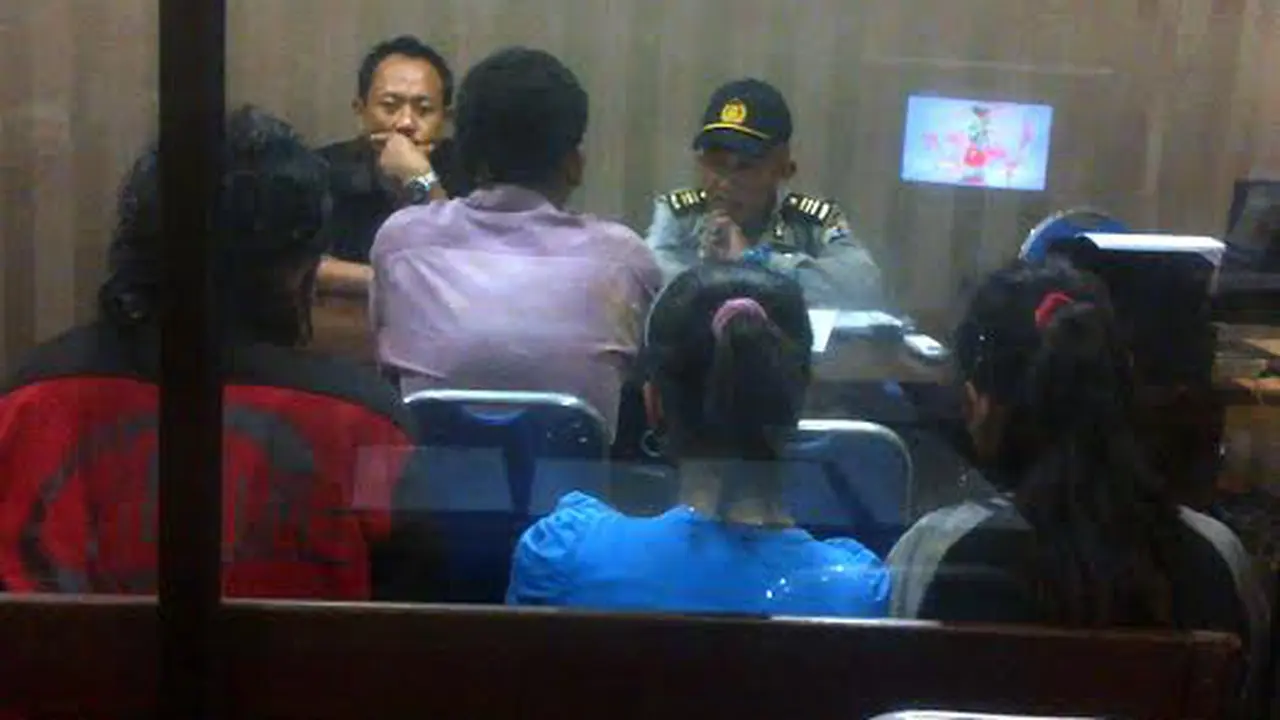 Penyekap Tidur Pulas, 2 ABG Kabur Lewat Jendela