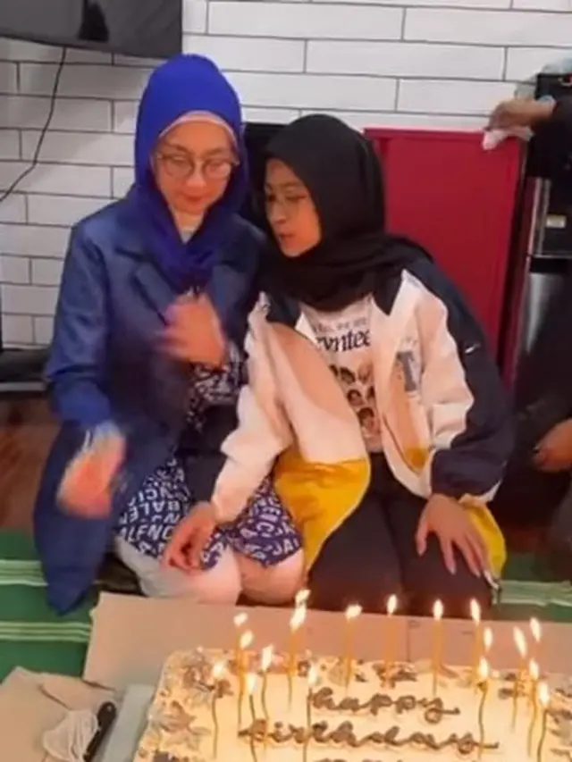 Desy Ratnasari dan Nasywa (Instagram/desyratnasariterdepan)