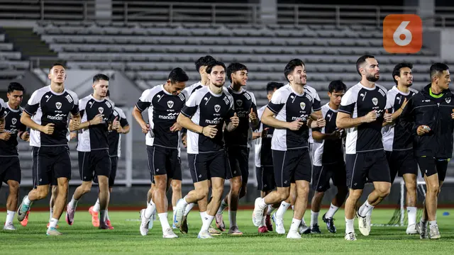 Foto: Baru Tiba di Tanah Air, Kevin Diks Langsung Geber Latihan Bersama Timnas Indonesia