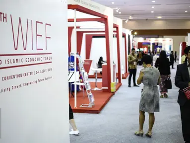 Suasana pameran World Islamic Economic Forum (WIEF) di Jakarta, Selasa (2/8). WIEF‎ ke-12 dihadiri sekitar 2.500 peserta dari 60 negara. (Liputan6.com/Faizal Fanani) 