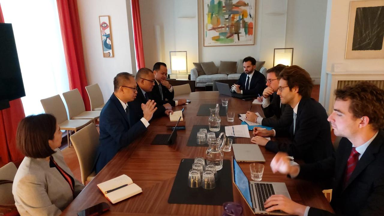 Delegasi Kementerian Koordinator Bidang Perekonomian melakukan kunjungan kerja ke Markas Besar OECD di Paris, Prancis, Jumat (3/11/2023). (Dok Kemenko Perekonomian)
