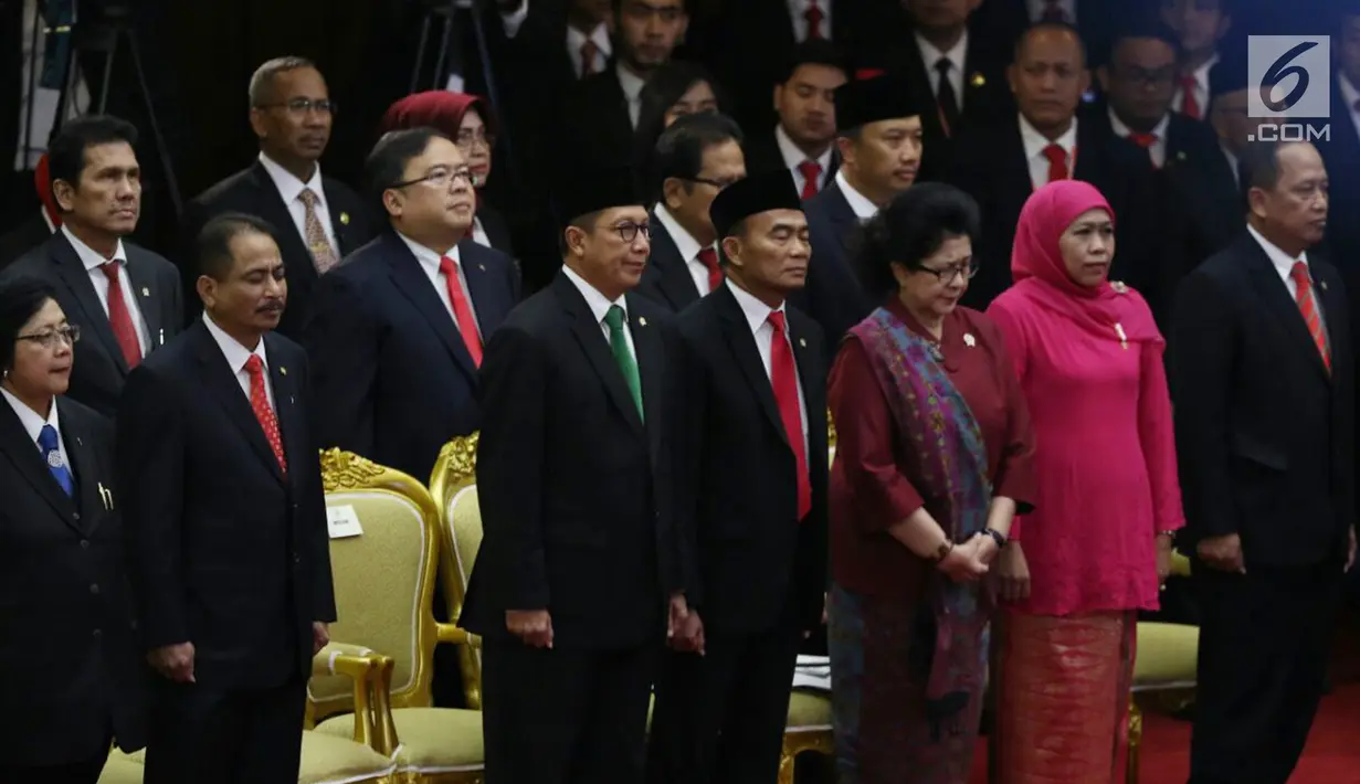 Sejumlah jajaran Menteri Kabinet Kerja menghadiri Sidang Tahunan MPR di kompleks Parlemen, Senayan, Jakarta, Rabu (16/8). Sidang tersebut beragendakan mendengar pidato Presiden Jokowi selaku Kepala Negara. (Liputan6.com/Johan Tallo) 