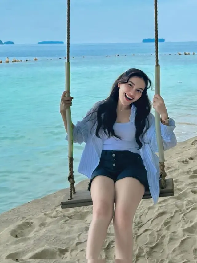 Ayu Ting Ting Liburan Kepulauan Seribu. [@ayutingting92]