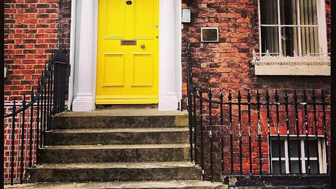 10 Ide Dekorasi yang Bikin Pintu Depan Rumahmu Jadi Makin Cantik