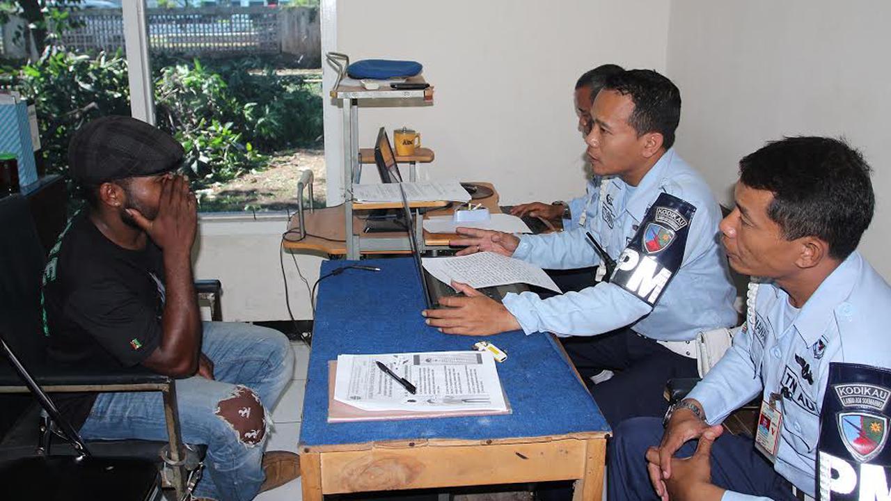 20151230-Bergurau Bawa Bom-Penumpang Pesawat-Bandara Adi Soamarmo-Solo