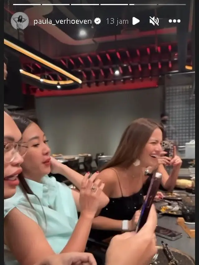 Titi Kamal kumpul bareng Geng Cendol di resto milik ayu Dewi (Foto: Instagram paula_verhoeven)