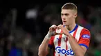 Pemain Girona, Artem Dovbyk melakukan selebrasi setelah mencetak gol ke gawang Real Betis pada laga lanjutan Liga Spanyol 2023/2024 di Benito Villamarin Stadium, Sevilla, Spanyol, 31 Desember 2023. (AFP/Cristina Quicler)