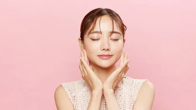 Anti Menor, Begini Tips Penggunaan Foundation biar Hasilnya No Makeup Look