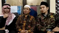 Anggota Majelis Tarjih dan Tajdid PP Muhammadiyah, Endang Mintarja dan Marcel Radhival atau pesulap merah. (Foto: muhammadiyah.or.id/Liputan6.com)