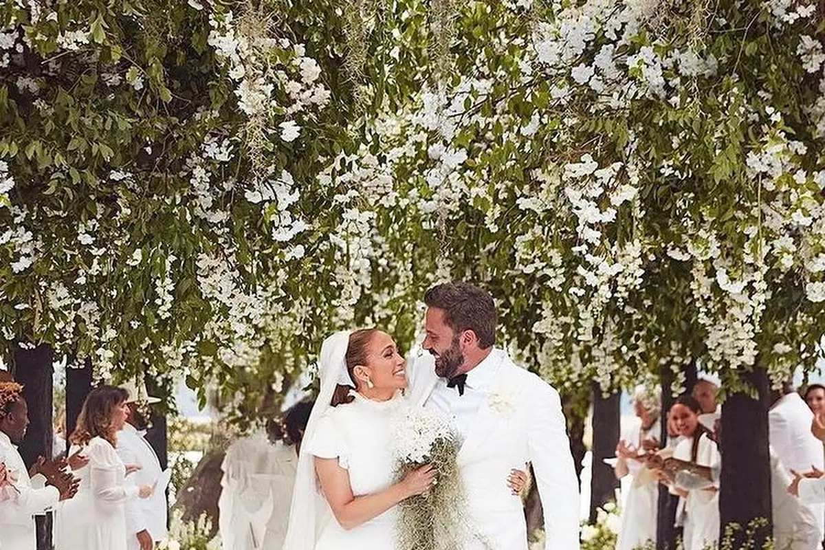 Potret pesta pernikahan Jennifer Lopez dan ben Affleck di Georgia. (Foto: Instagram/wed_vibes)