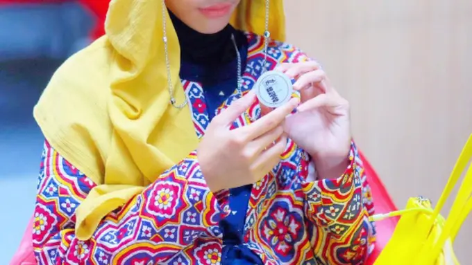 Tampil Berani dan Trendi pada Hijab Nuansa Kuning