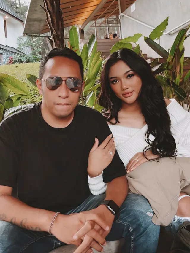 7 Potret Terbaru Marion Jola, Percaya Diri dengan Kulit Eksotis