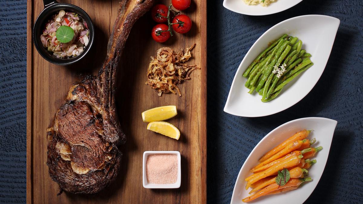 Sensasi Makan Tomahawk dengan Saus Red Wine dan Sambal Andaliman Food