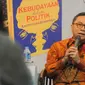 Ketua MPR RI Zulkifli Hasan menyampaikan pandangannya saat menjadi pembicara dalam bedah buku "Kebudayaan dalam Politik" di Taman Ismail Marzuki, Jakarta, Rabu (11/3/2015). (Liputan6.com/Herman Zakharia)