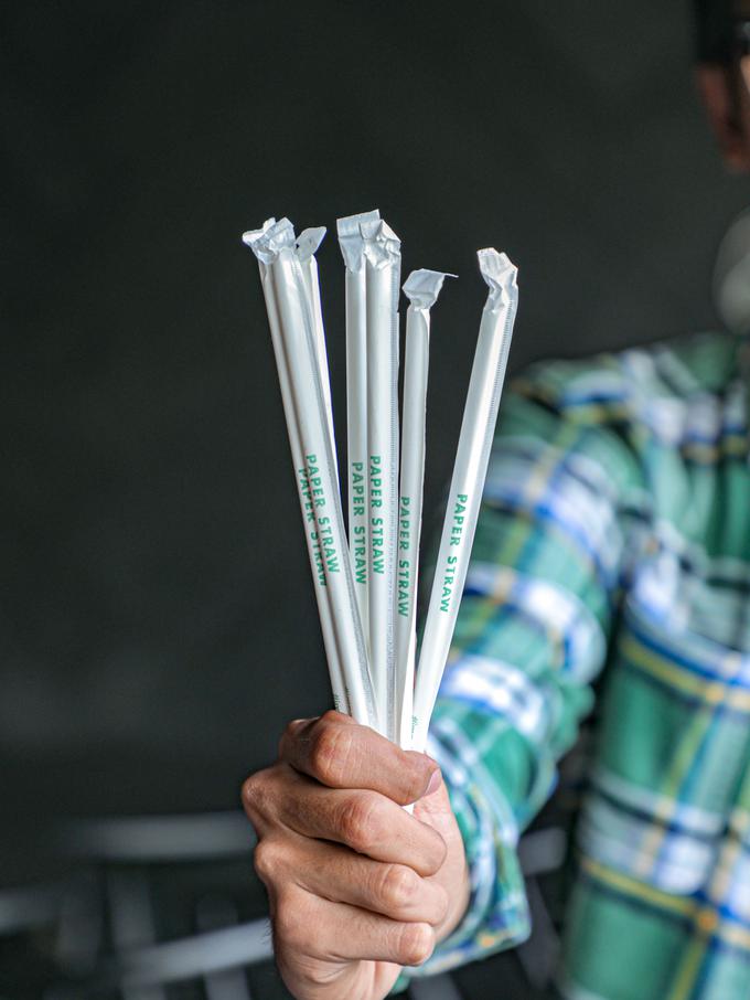 Sedotan Kertas Gencar Digunakan untuk Wujudkan Minum Kopi yang Ramah ...