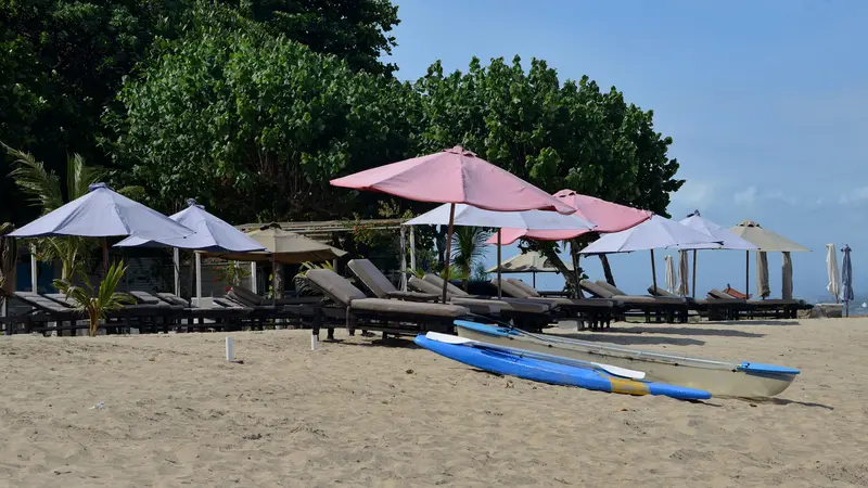 FOTO: Suasana Pantai Sanur di Hari Pertama Pembukaan Bali untuk Wisman