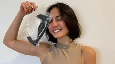Melalui akun Instagram pribadinya, aktris sekaligus model Pevita Pearce tampak berbeda dengan rambut pendeknya di atas bahu. Rupanya, Pevita memilih untuk mendonasikan potongan rambut panjangnya sebagai bentuk dukungan kepada pasien kanker. (Liputan6.com/IG/@pevpearce)