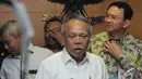 Ketua Badan Nasional Penanggulangan Bencana (BNPB) Syamsul Ma'arif memberikan keterangan pers usai rapat di Kantor Kementerian PU dan Perumahan Rakyat, Jakarta, Senin (15/12/2014). (Liputan6.com/Herman Zakharia)