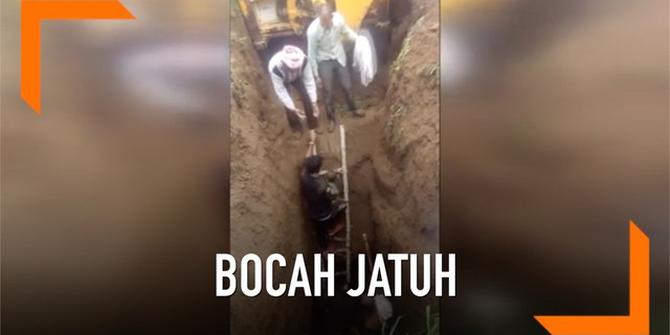VIDEO: Bocah 2 Tahun Jatuh ke Lubang 21 Meter