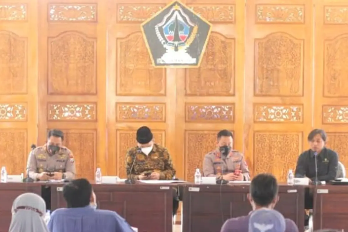Pertemuan peternak Blitar dengan Pemkab Blitar. (Dian Kurniawan/Liputan6.com)