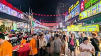 Laporan Liputan6.com dari Kuala Lumpur: Jajal Kuliner Malaysia di Tengah Gemerlap Malam Bukit Bintang