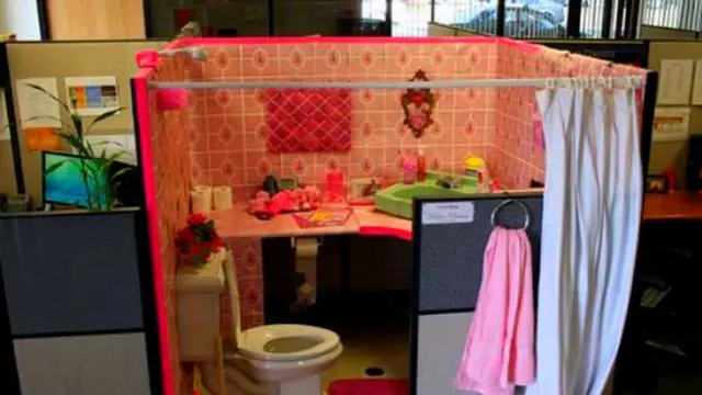Potret Orang Kena Prank di Kantor ini Kocak Banget, Idenya Ada-Ada Saja