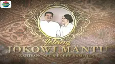 Undangan pernikahan Kahiyang berkonsep sederhana namun elegan dengan dominasi warna merah marun.