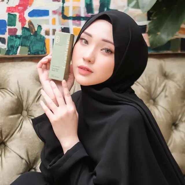 Selebgram Julia Prastini