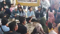 Cawapres nomor urut 2 Gibran Rakabuming Raka saat bertemu dan dialog bersama pelaku UMKM Cirebon. (Istimewa)