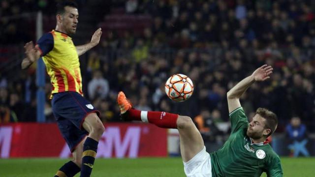 Catalunya FC yang diperkuat oleh penggawa Barcelona seperti Gerard Pique, Sergio Busquets dan Jordi Alba kalah 0-1 dari tim gurem Euskadi dalam laga persahabatan memperingati hari Natal di Camp Nou.
