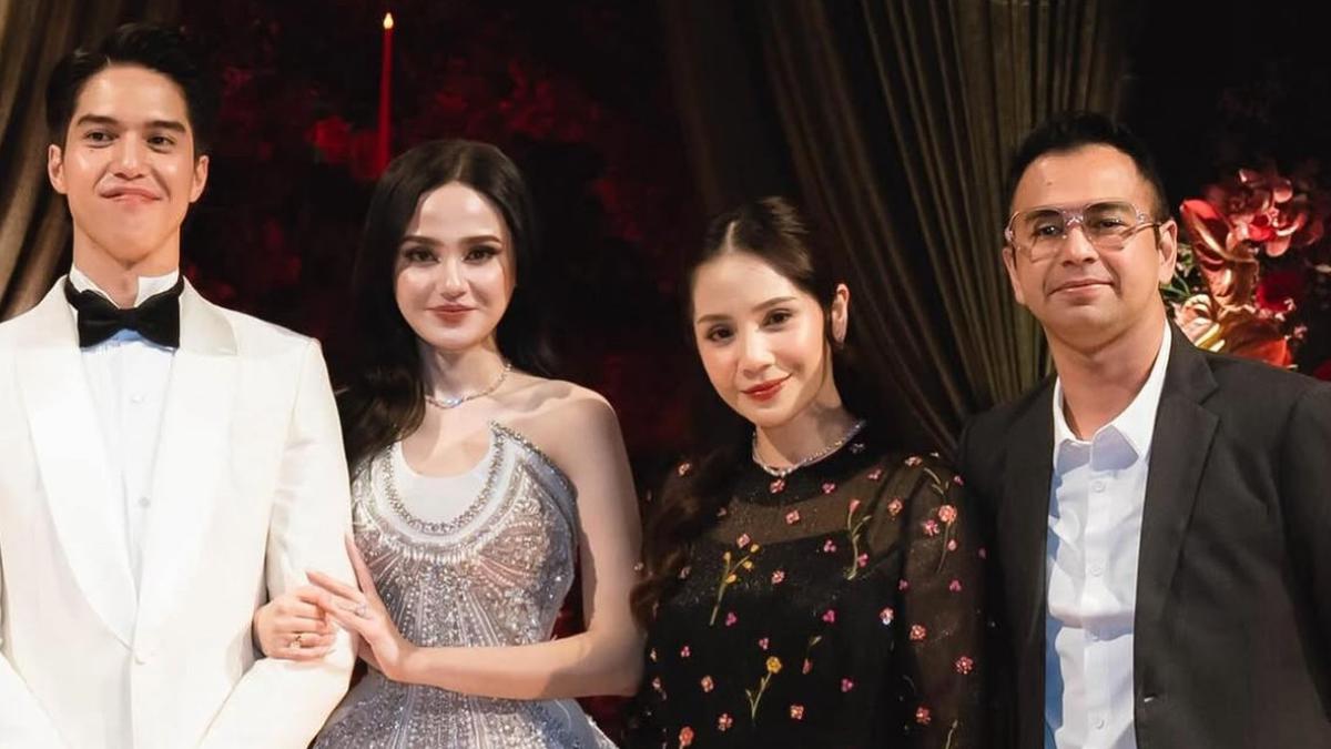 10 Pasangan Artis Tampil serba Hitam saat Kondangan El Rumi dan Syifa Hadju dari Nagita Slavina hingga Aurel Hermansyah