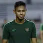 Pemain Timnas Indonesia U-22, Andy Setyo, saat latihan di Stadion Rizal Memorial, Manila, Jumat (22/11). Latihan ini persiapan jelang laga SEA Games 2019. (Bola.com/M Iqbal Ichsan)