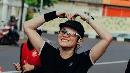 Terlebih, dirinya juga menyebut jika lari marathon 10K menjadi pengalaman pertama baginya. Dirinya juga ingin menjajal lari marathon dengan sub 60. (Liputan6.com/IG/@sherylsheinafia)