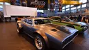 Mobil bagian dari film Fast and Furious terparkir di gudang dekat Grantham di Lincolnshire, Inggris, Kamis (21/9). Tiket mulai dijual pada 29 September untuk pertunjukan live stage yang akan meniru aksi-aksi dari film Fast and Furious. (BEN STANSALL/AFP)
