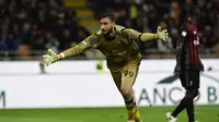 Kiper AC Milan, Gianluigi Donnarumma menjadi incaran banyak klub top Eropa saat ini. (MIGUEL MEDINA / AFP)