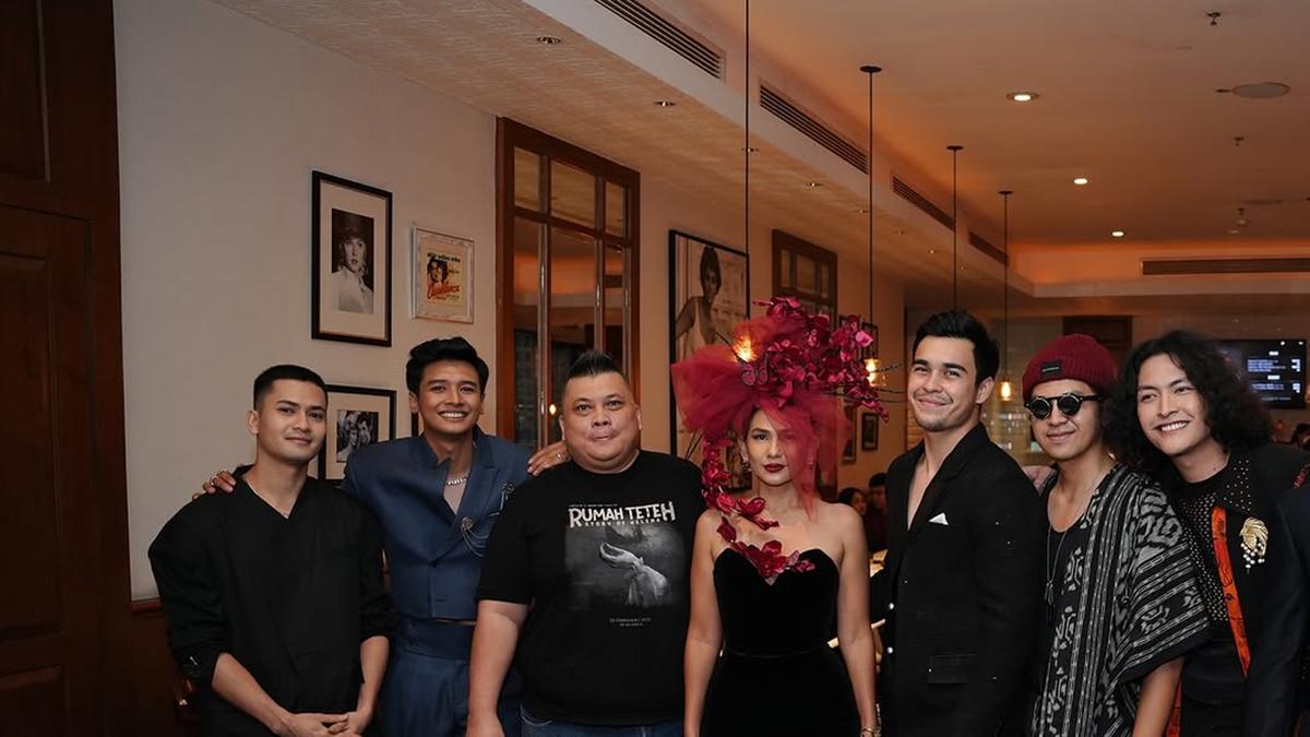 Potret Erdin Werdrayana Hadiri Gala Premiere Film Horor Rumah Teteh: Story of Helena