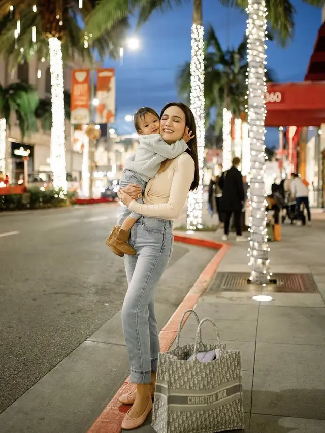 Tampilan Shandy Aulia Saat Liburan Akhir Tahun Perlihatkan Body Goalsnya/dok. Instagram @shandyaulia