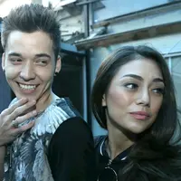 Celine sendiri juga tidak mempermasalahkan jika sang suami harus mendapat lawan main dengan mantan-mantannya. Lantas seperti apa tanggapan Celine jika sang suami kembali dipasangkan dengan mantannya, Natasha Wilona. (Galih W. Satria/Bintang.com)