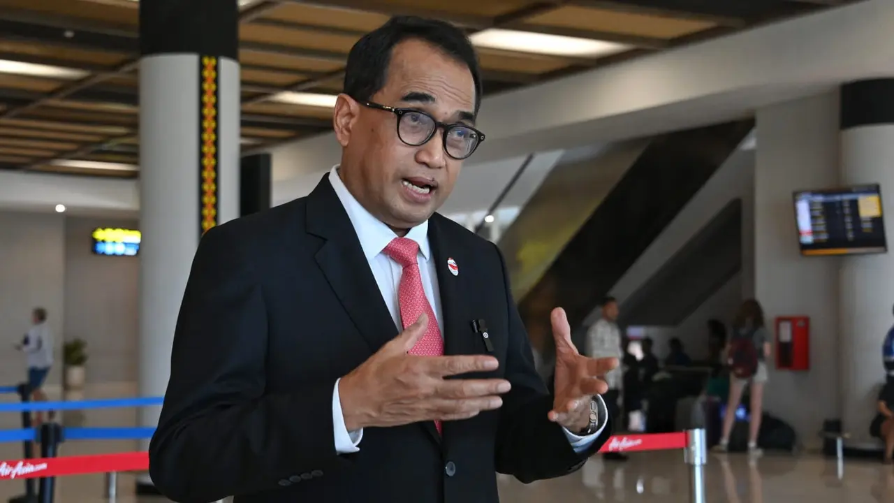 Menteri Perhubungan Budi Karya Sumadi mengungkap kondisi lalu lintas di Labuan Bajo selama KTT ASEAN 2023 dalam kondisi lancar. Baik dari sektor darat, udara, dan laut.