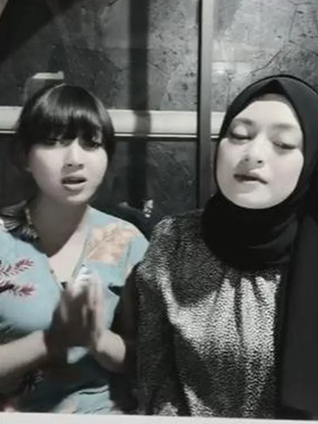 Diduga Jadi Orang Ketiga, Ini 6 Potret Kebersamaan Riesca Rossianna dan Nathalie Holscher