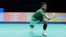 Tunggal putra Indonesia, Moh. Zaki Ubaidillah, saat melawan Alwi Farhan pada laga final nomor tunggal putra SEA Games 2025 di Thammasat University Rangsit Campus, Pathum Thani hari Minggu (14/12/2025). (Bola.com/Bagaskara Lazuardi)