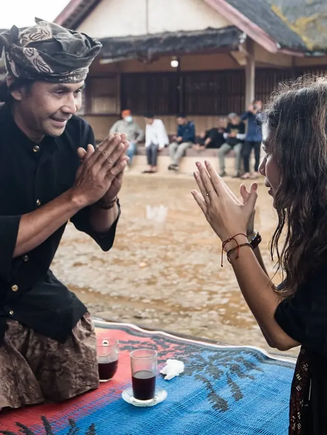 Adinda Thomas Singgah di Kasepuhan Ciptagelar.