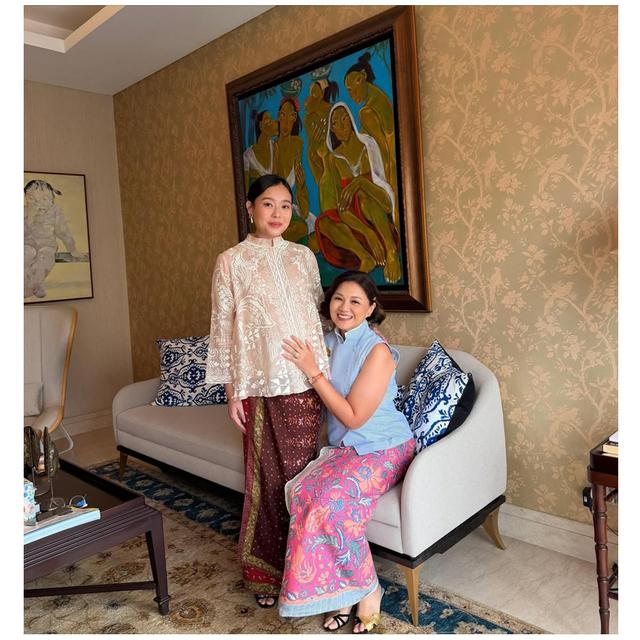 6 Potret Dhika Himawan mitoni 7 bulanan kehamilan, Ferry Salim bahagia segera timang cucu pertama