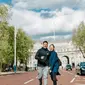 Chicco Jerikho dan Putri Marino yang menghabiskan quality time di London, akhir April ini. (Liputan6.com/Pool/Sweet Escape)