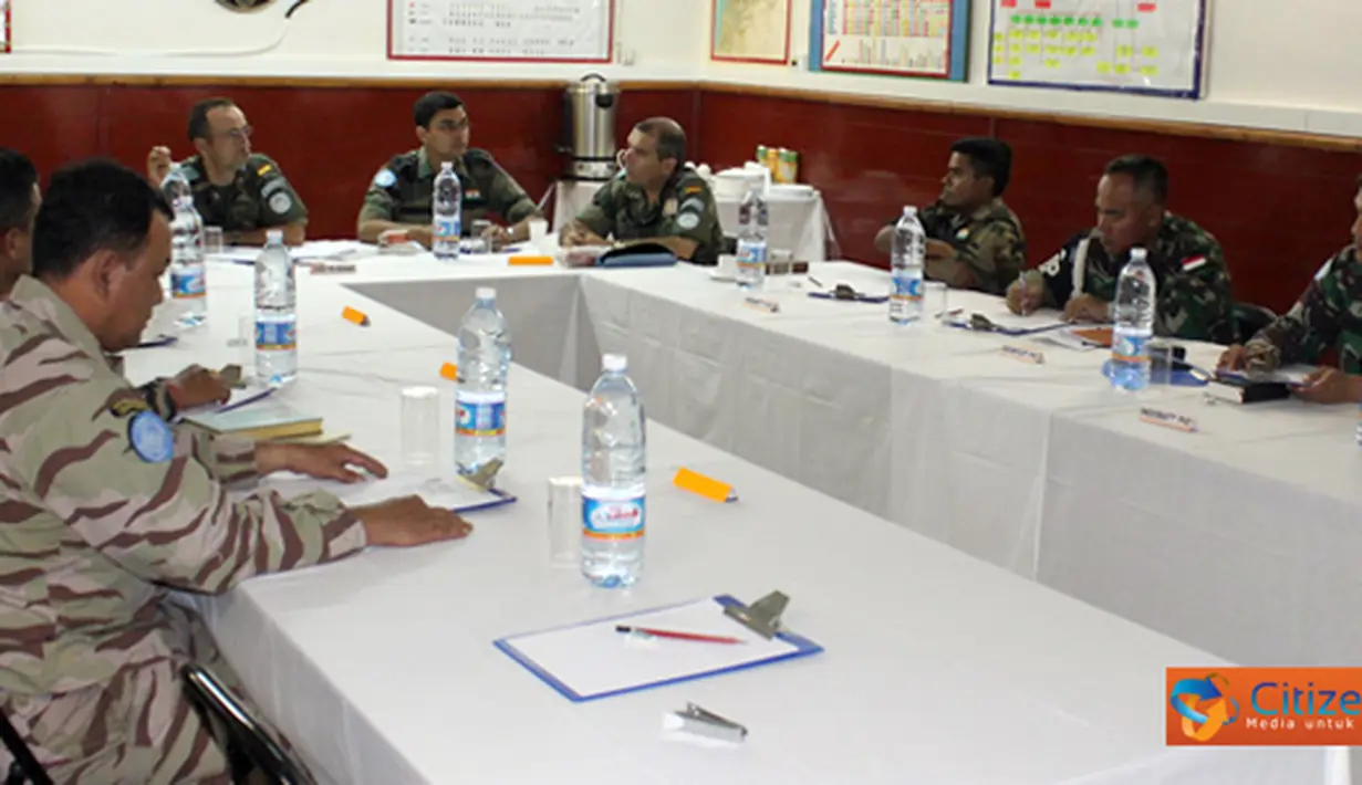 Citizen6, Lebanon: Rapat ini dihadiri oleh tujuh perwira penerangan dari enam wilayah Sektor Timur, yaitu Indonesia, India, China, Spanyol, Nepal dan Malaysia. Dipimpin oleh Chief Of MPIO, Major Diez Alcalde dari Spanyol. (Pengirim: Badarudin Bakri)