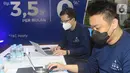 Agen properti saat monitoring pada Priority Unit Selection Cendana Cove Verdant di MaxxBox Lippo Village, Tangerang, Sabtu (12/2/2022). Survei Knight Frank Indonesia memproyeksikan sektor properti mengalami perbaikan dan tumbuh positif pada tahun 2022. (Liputan6.com/HO/Firdi)