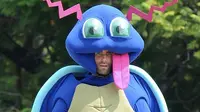 Maroon 5 pakai kostum monster lucu untuk syuting video klip terbaru (Foto: aceshowbiz.com)
