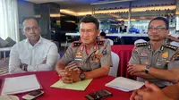 Kapolda Riau Inspektur Jenderal Nandang menyampaikan penangkapan tiga terduga teroris di tiga kabupaten di Riau. (Liputan6.com/M Syukur)